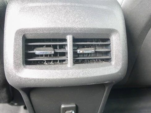 Used 2021 Chevrolet Equinox LT image 26