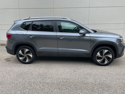 Used 2023 Volkswagen Taos SE AWD/4WD image 5