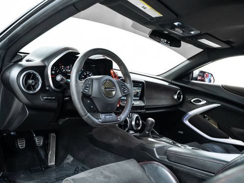 Used 2017 Chevrolet Camaro ZL1 RWD image 23
