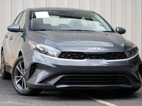 Used 2024 Kia Forte LXS FWD image 2