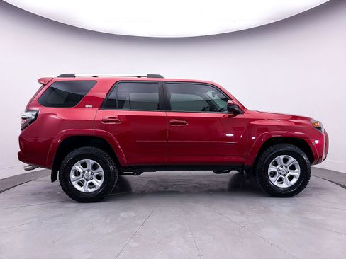 Used 2022 Toyota 4Runner SR5 AWD/4WD image 37
