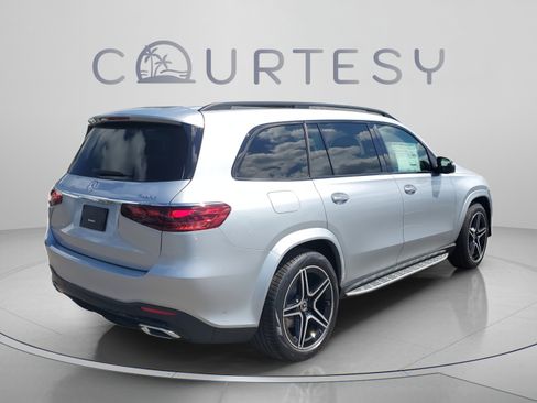 Certified 2026 Mercedes-Benz GLS 450 4MATIC image 3