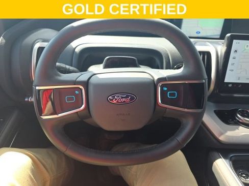 Used 2025 Ford Expedition Active RWD image 15