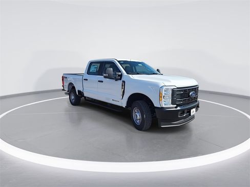 New 2026 Ford F250 XL image 2