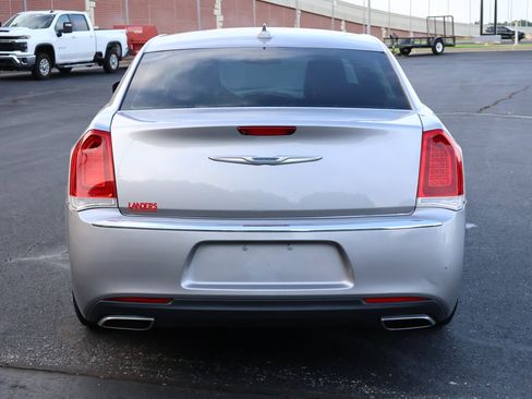 Used 2015 Chrysler 300 Limited w/ Driver Convenience Group RWD image 24