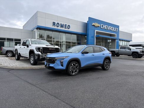 Certified 2024 Chevrolet Trax RS FWD image 1