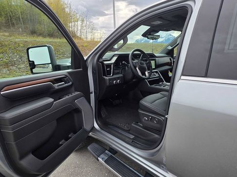 Used 2025 GMC Sierra 3500 Denali w/ Denali Reserve Package AWD/4WD image 19