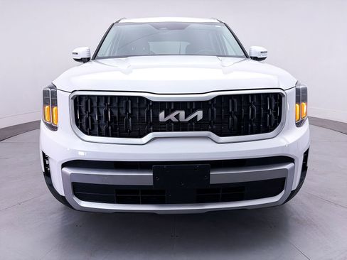 Certified 2024 Kia Telluride EX w/ EX Captain's Chair Package AWD/4WD image 13