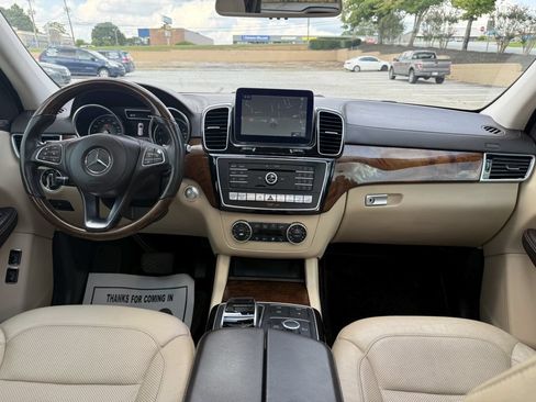 Used 2017 Mercedes-Benz GLS 450 4MATIC image 37