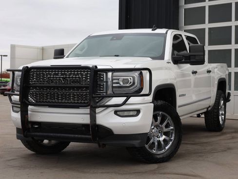 Used 2018 GMC Sierra 1500 SLT image 3