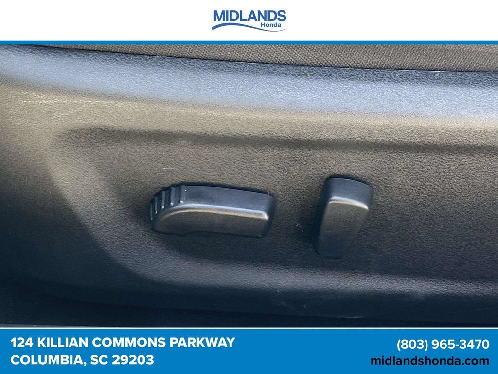 Used 2025 Nissan Altima 2.5 SV FWD image 13