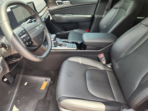 New 2026 Kia Sportage SX image 9