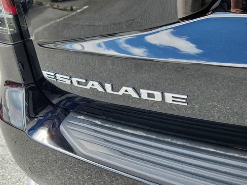 Certified 2023 Cadillac Escalade Premium Luxury AWD/4WD image 31