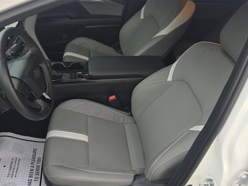 Used 2025 Toyota Camry SE image 23