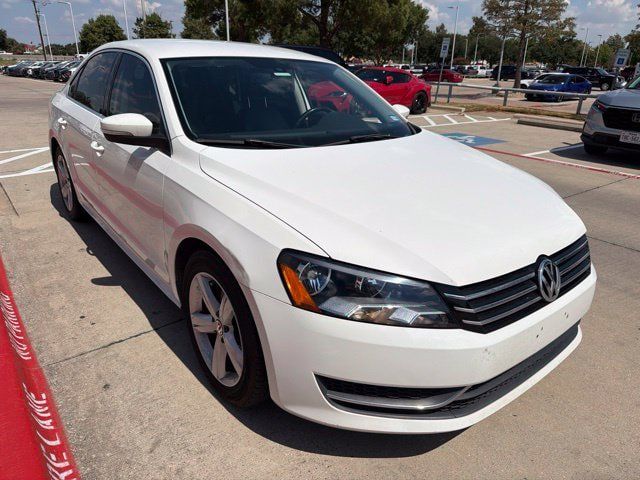 Used 2014 Volkswagen Passat 2.5 SE FWD image 3