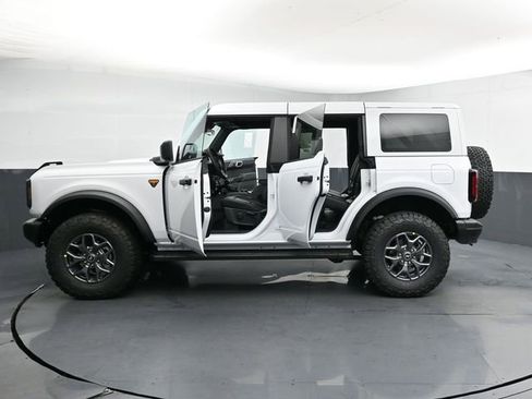 New 2025 Ford Bronco Badlands image 35