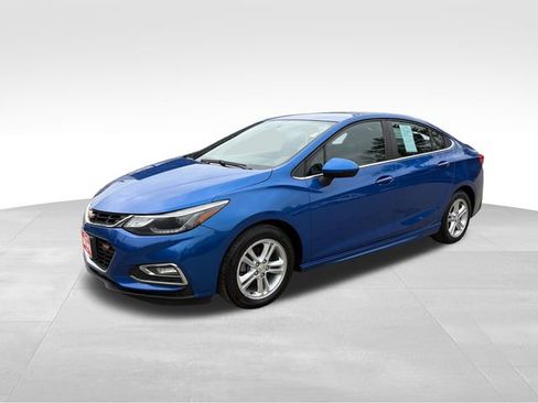 Used 2016 Chevrolet Cruze LT w/ Convenience Package FWD image 7