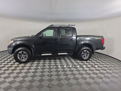 Used 2017 Nissan Frontier PRO-4X AWD/4WD image 2
