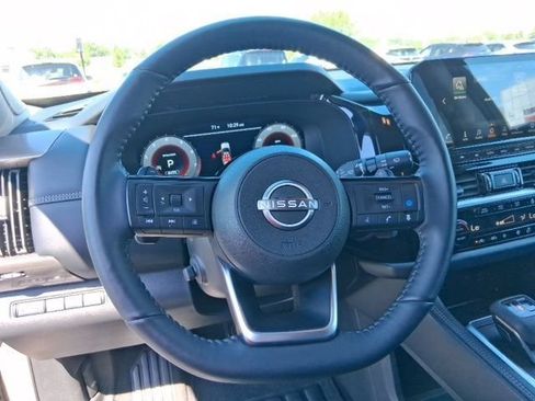 Used 2024 Nissan Pathfinder Platinum w/ Cargo Package AWD/4WD image 20