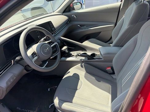 Used 2023 Hyundai Elantra SEL FWD image 6