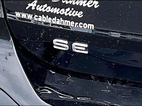 Used 2023 Volkswagen Taos SE AWD/4WD image 8
