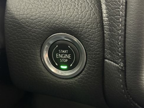 Used 2021 GMC Yukon XL Denali w/ Denali Premium Package image 21