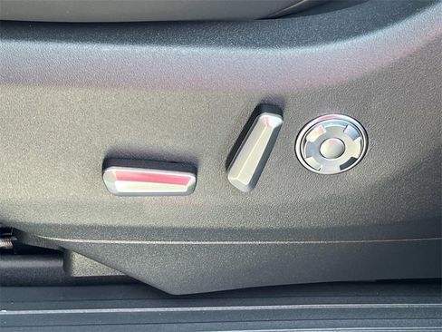 New 2025 Lincoln Navigator Reserve w/ Jet Appearance Package image 13