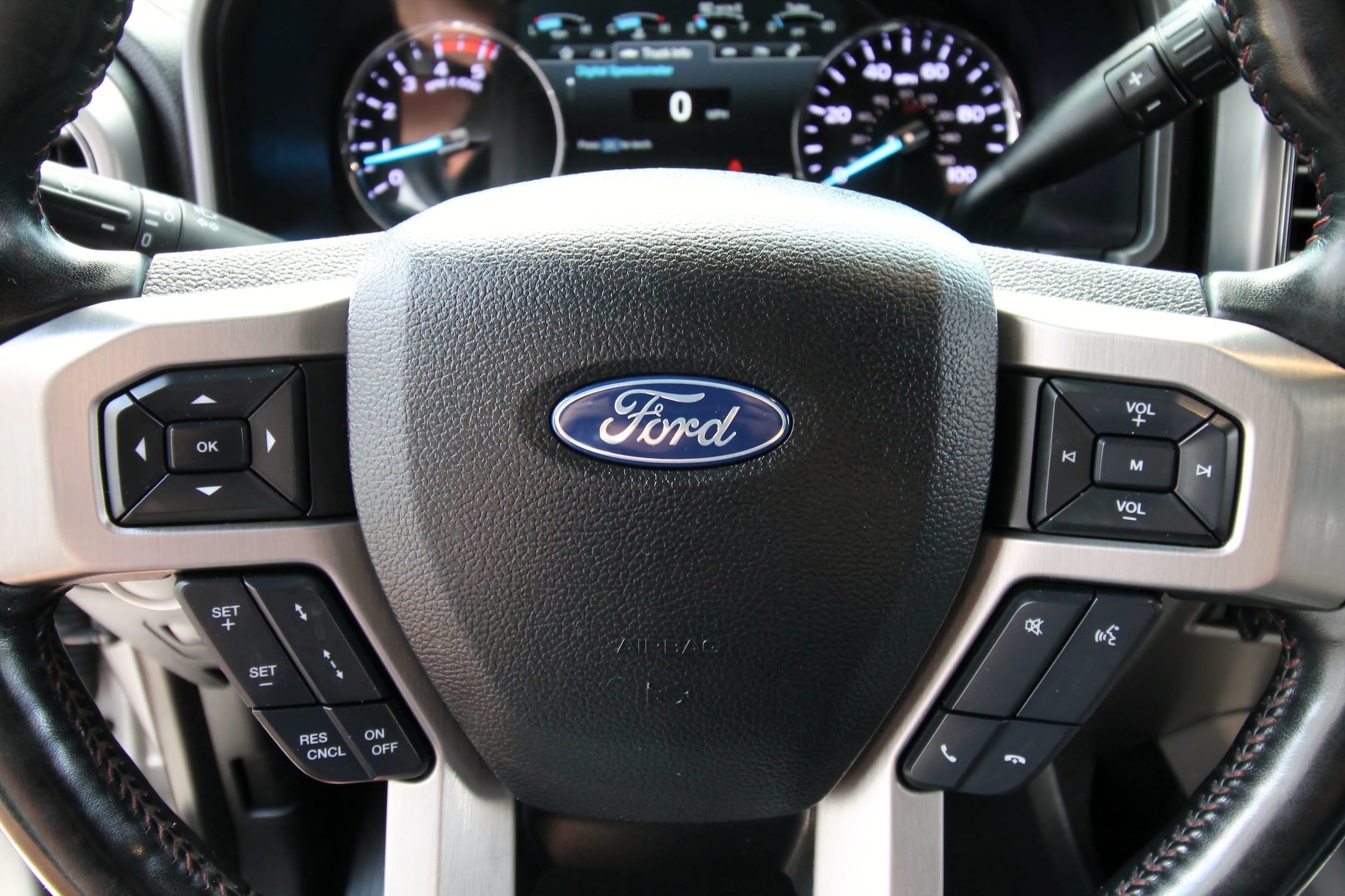Used 2019 Ford F350 Platinum w/ Platinum Ultimate Package AWD/4WD image 28