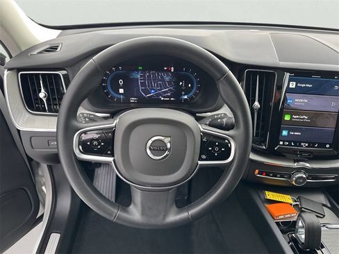 Used 2025 Volvo XC60 B5 Plus image 14