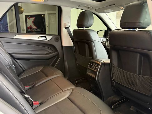 Used 2019 Mercedes-Benz GLE 400 4MATIC image 21