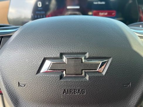 Used 2026 Chevrolet Equinox ACTIV w/ Convenience Package III FWD image 38