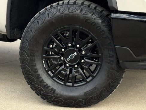Used 2026 Chevrolet Silverado 2500 ZR2 image 34