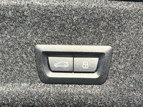 New 2026 BMW 330i Sedan w/ Premium Package image 28