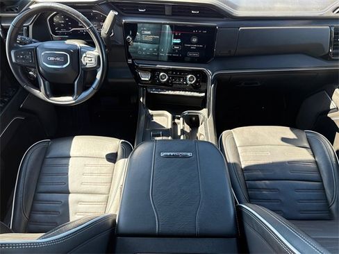 Used 2024 GMC Sierra 2500 AT4X image 12