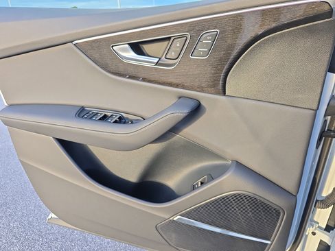 Certified 2025 Audi Q8 Premium Plus w/ Premium Plus Package image 25