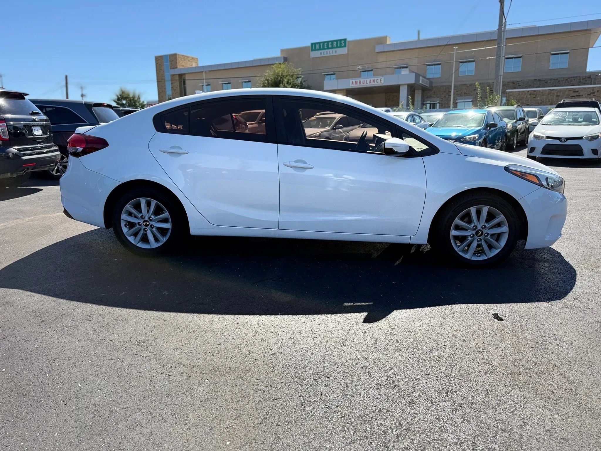 Used 2017 Kia Forte LX w/ LX Popular Package FWD image 2