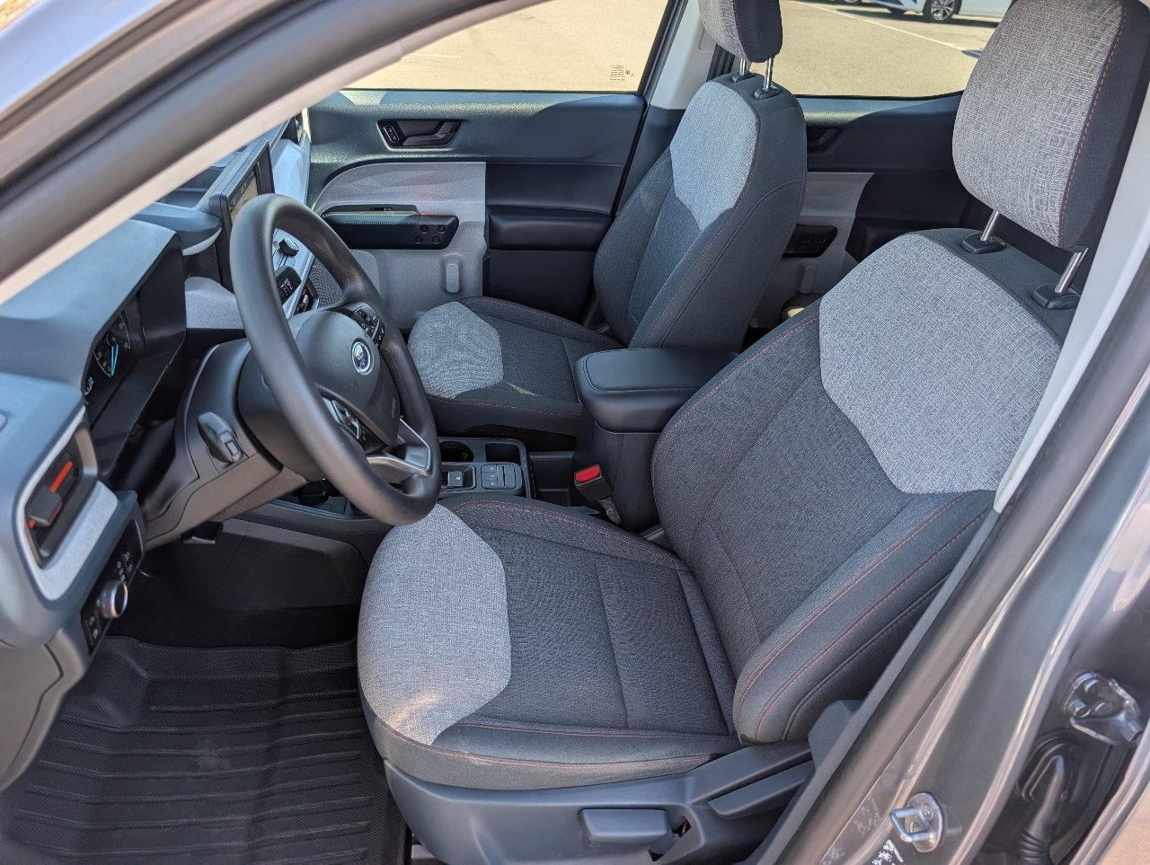 Used 2024 Ford Maverick XLT FWD image 2