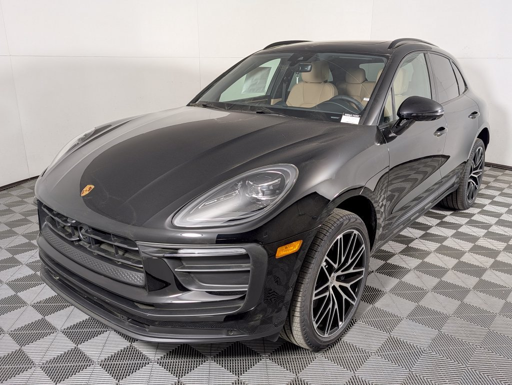 Certified 2026 Porsche Macan AWD/4WD image 1