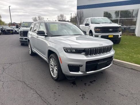 Used 2022 Jeep Grand Cherokee L Summit w/ Luxury Tech Group V image 2