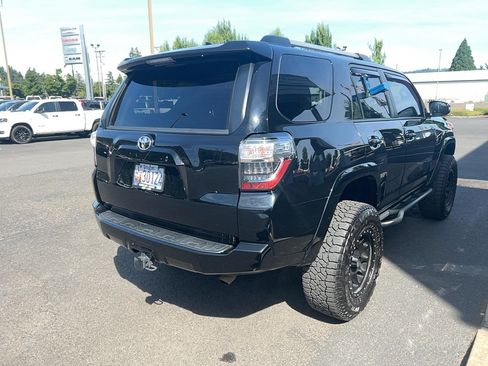 Used 2021 Toyota 4Runner SR5 Premium AWD/4WD image 11