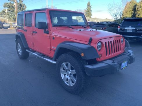 Used 2013 Jeep Wrangler Unlimited Sahara w/ Dual Top Group image 5