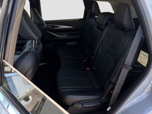 Used 2025 INFINITI QX60 Luxe AWD/4WD image 13
