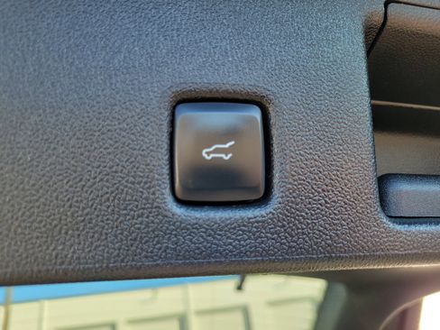 Certified 2022 Ford Escape SE w/ SE Sport Appearance Package image 9