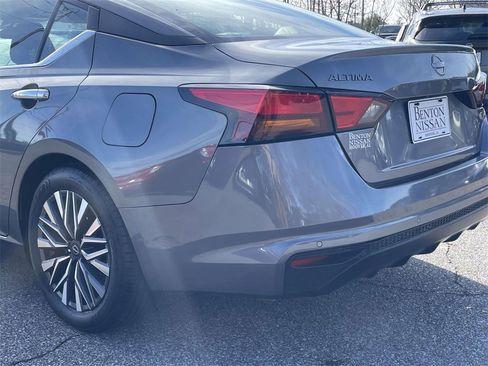Used 2024 Nissan Altima 2.5 SV image 12