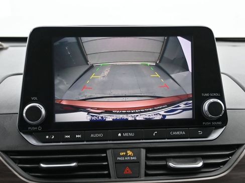 Certified 2024 Nissan Altima 2.5 SV FWD image 16