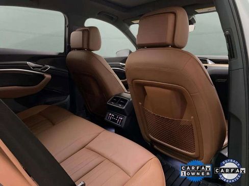 Used 2024 Audi Q8 e-tron Premium image 78