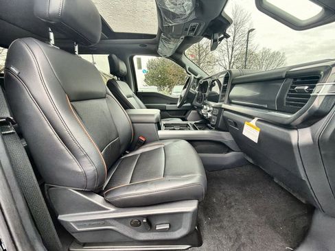 New 2026 Ford F250 Lariat w/ Black Appearance Package AWD/4WD image 28