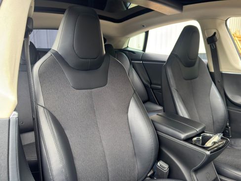 Used 2014 Tesla Model S 85 RWD image 33
