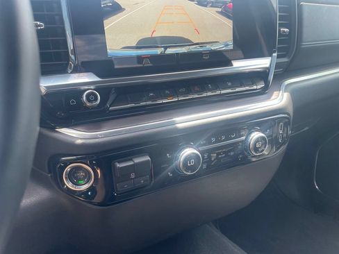 Used 2026 GMC Sierra 1500 SLT AWD/4WD image 17