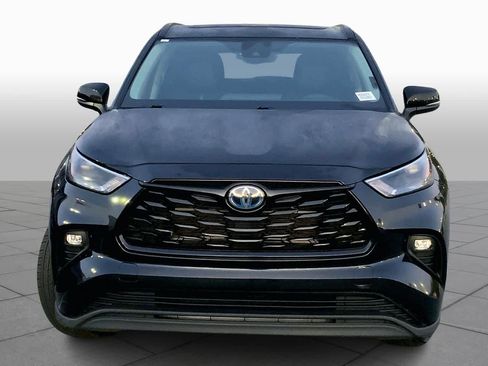 Used 2024 Toyota Highlander XLE image 4